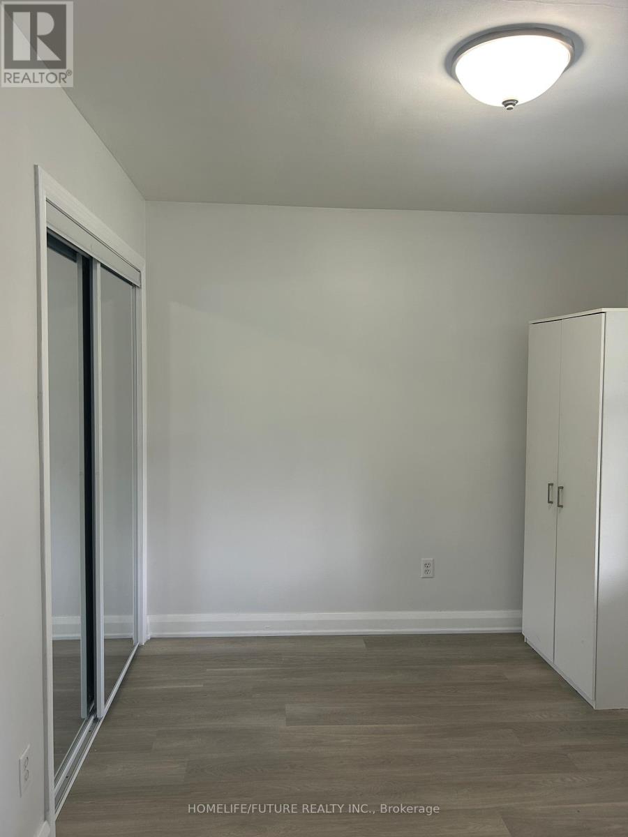 Main - 2148 Coronation Boulevard, Cambridge, Ontario  N3H 3S7 - Photo 11 - X12445415