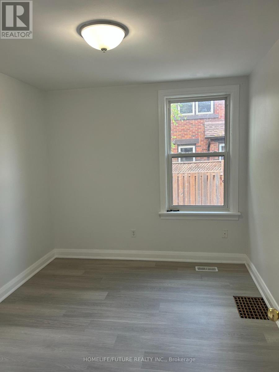 Main - 2148 Coronation Boulevard, Cambridge, Ontario  N3H 3S7 - Photo 12 - X12445415