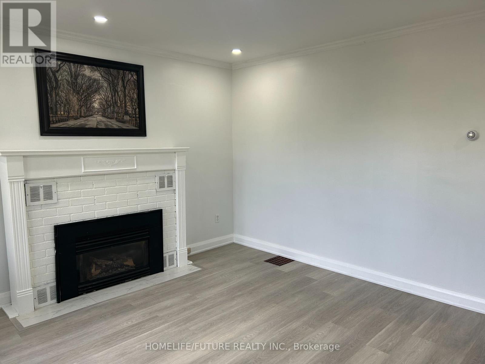 Main - 2148 Coronation Boulevard, Cambridge, Ontario  N3H 3S7 - Photo 7 - X12445415