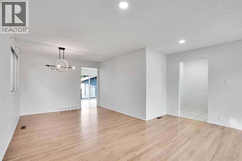 20 Templemont Way Ne, Calgary, Alberta  T1Y 5A8 - Photo 6 - A2262182