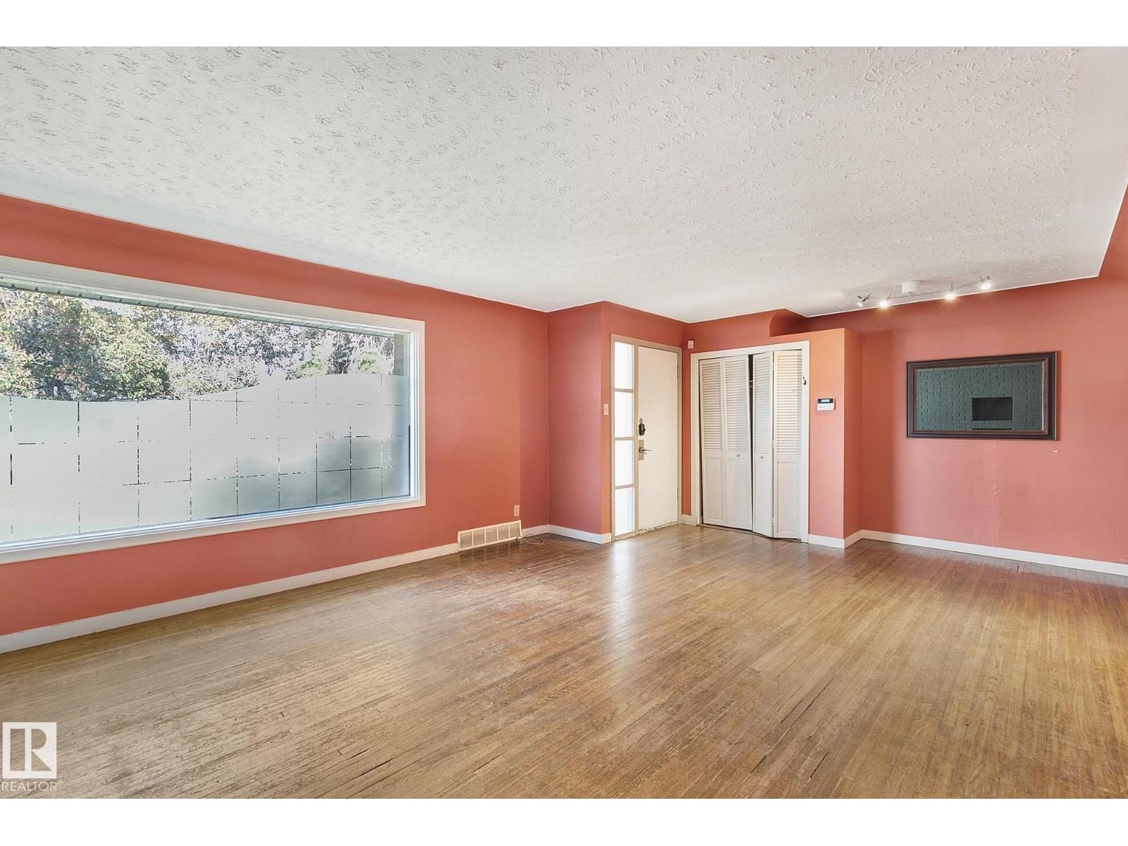 13915 102 Av Nw, Edmonton, Alberta  T5N 0P5 - Photo 3 - E4460903