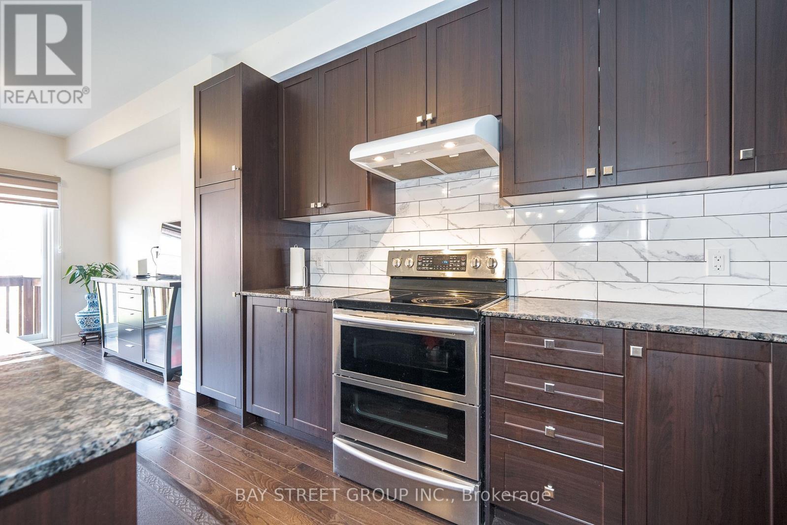 65 Bellflower Lane, Richmond Hill, Ontario  L4E 1E7 - Photo 12 - N12445448