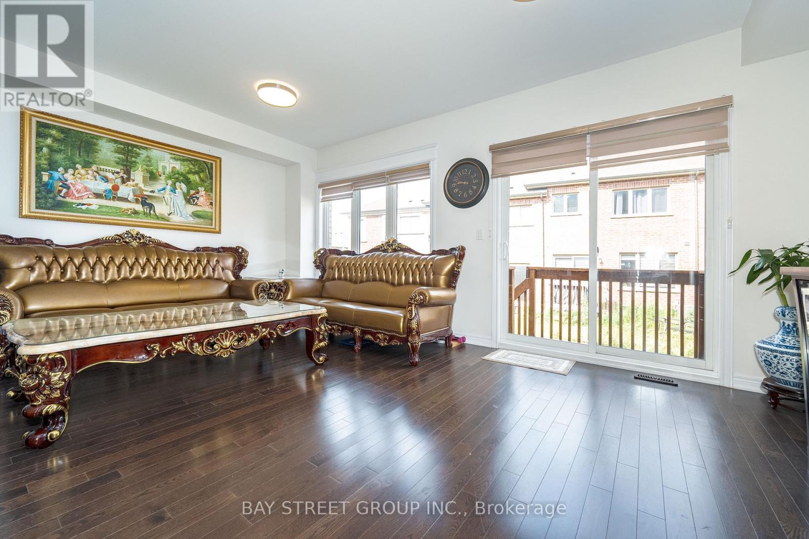 65 Bellflower Lane, Richmond Hill, Ontario  L4E 1E7 - Photo 13 - N12445448