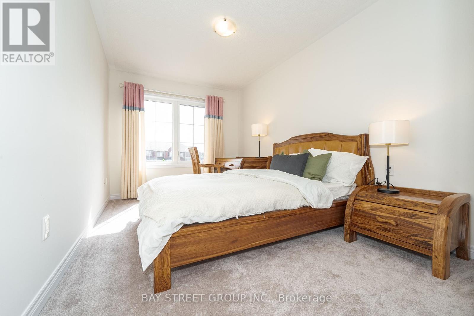65 Bellflower Lane, Richmond Hill, Ontario  L4E 1E7 - Photo 17 - N12445448