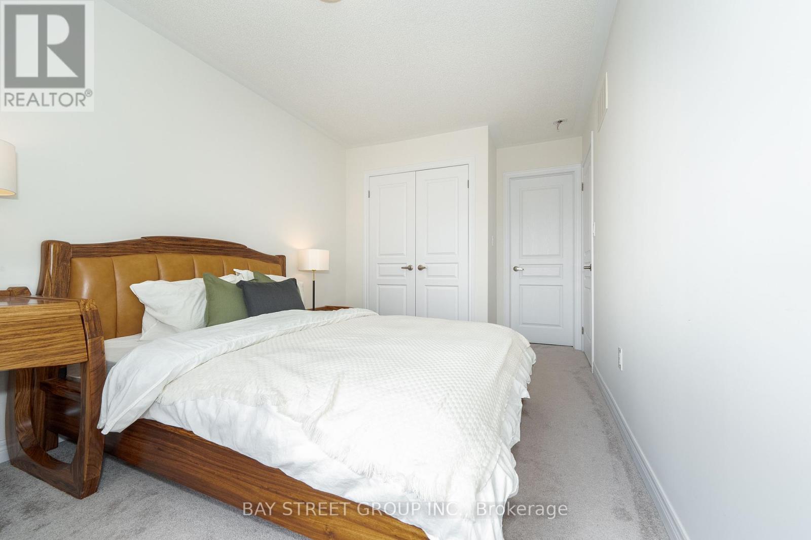 65 Bellflower Lane, Richmond Hill, Ontario  L4E 1E7 - Photo 18 - N12445448