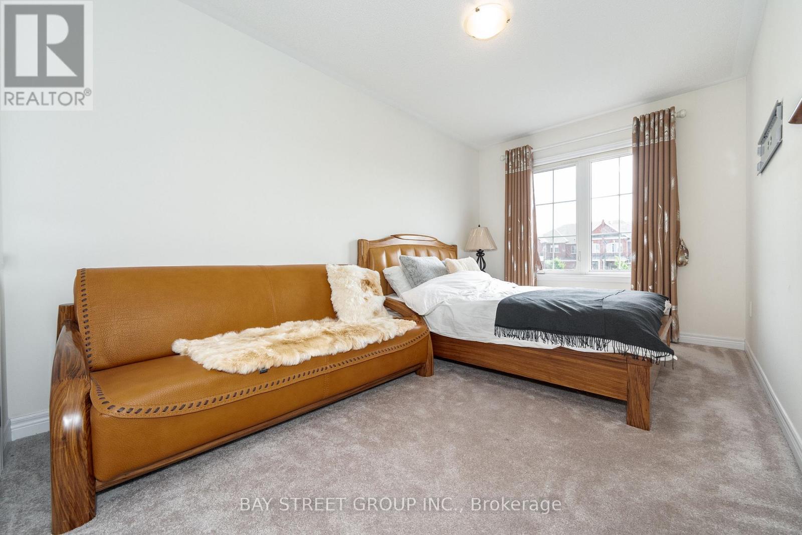 65 Bellflower Lane, Richmond Hill, Ontario  L4E 1E7 - Photo 19 - N12445448