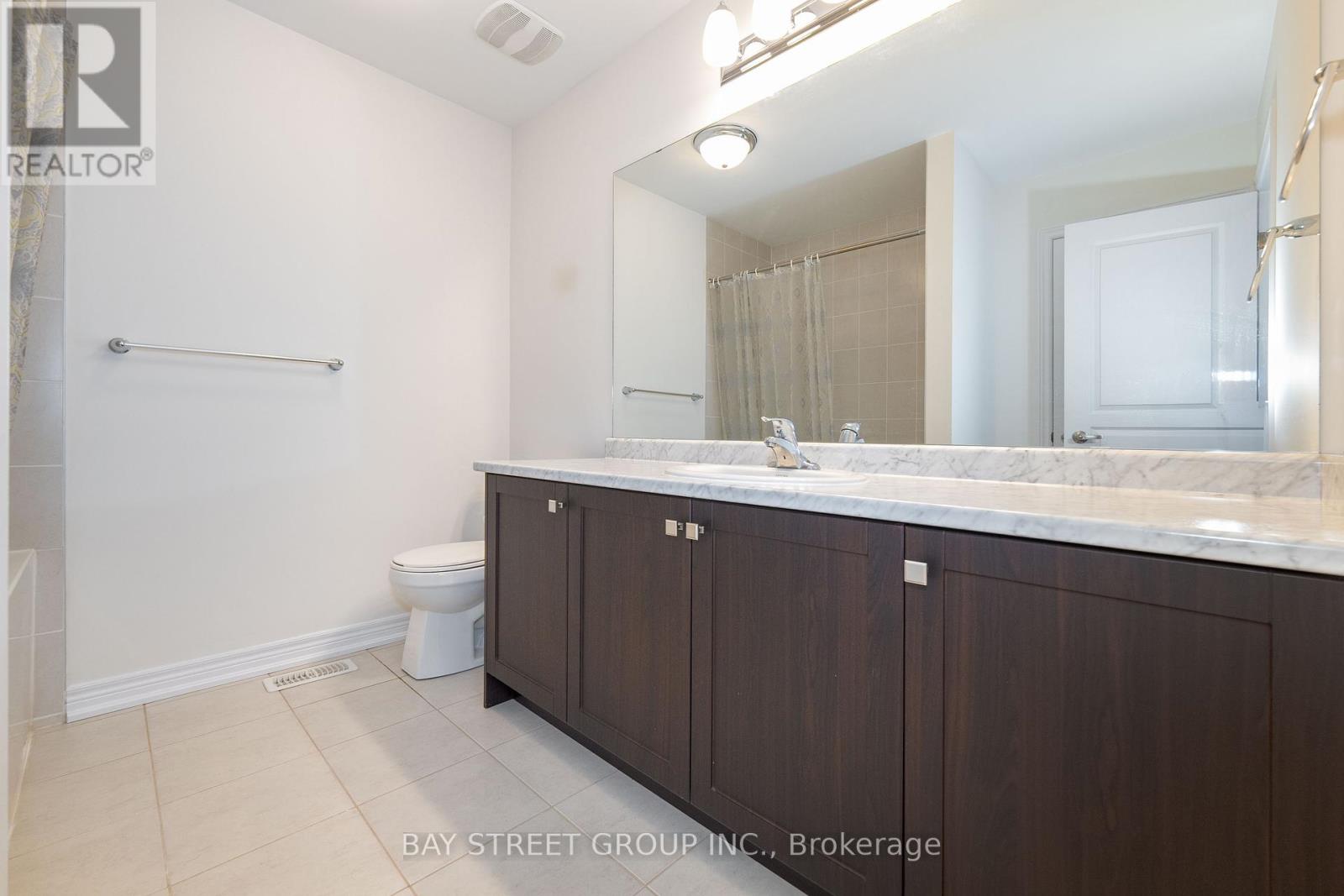 65 Bellflower Lane, Richmond Hill, Ontario  L4E 1E7 - Photo 21 - N12445448