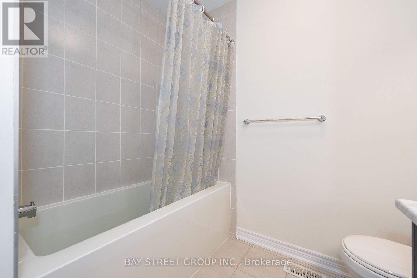 65 Bellflower Lane, Richmond Hill, Ontario  L4E 1E7 - Photo 22 - N12445448
