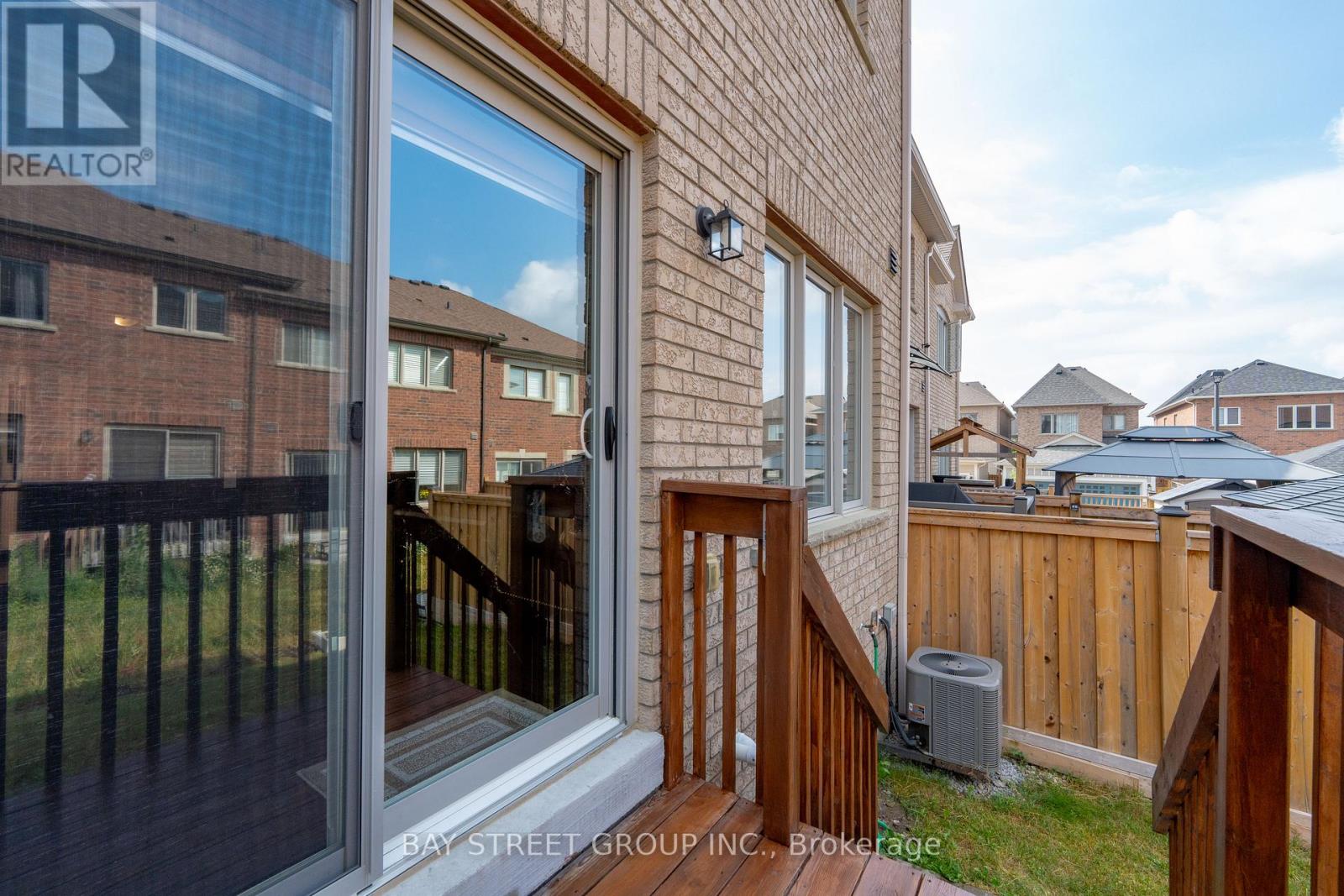 65 Bellflower Lane, Richmond Hill, Ontario  L4E 1E7 - Photo 33 - N12445448