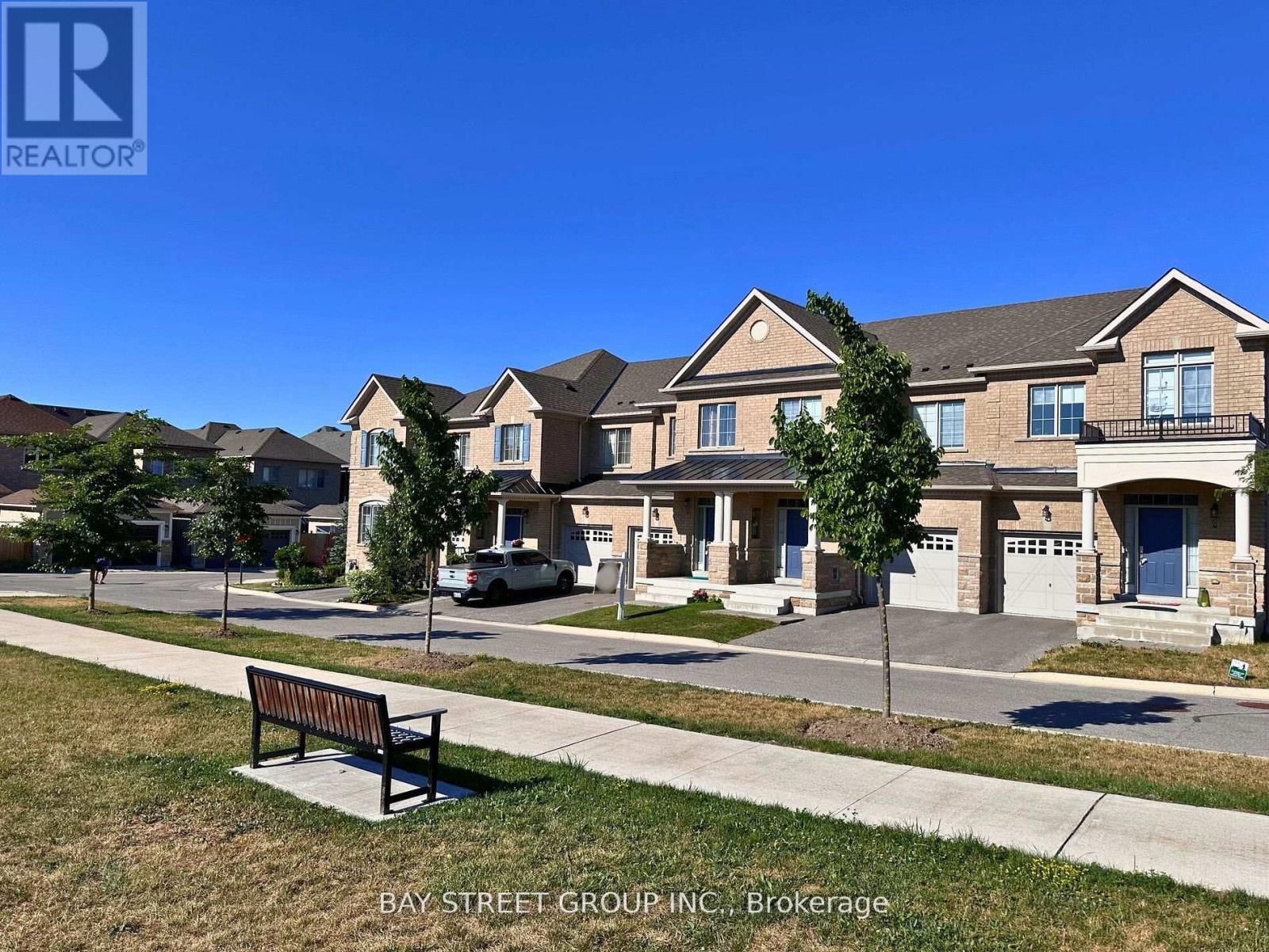 65 Bellflower Lane, Richmond Hill, Ontario  L4E 1E7 - Photo 37 - N12445448