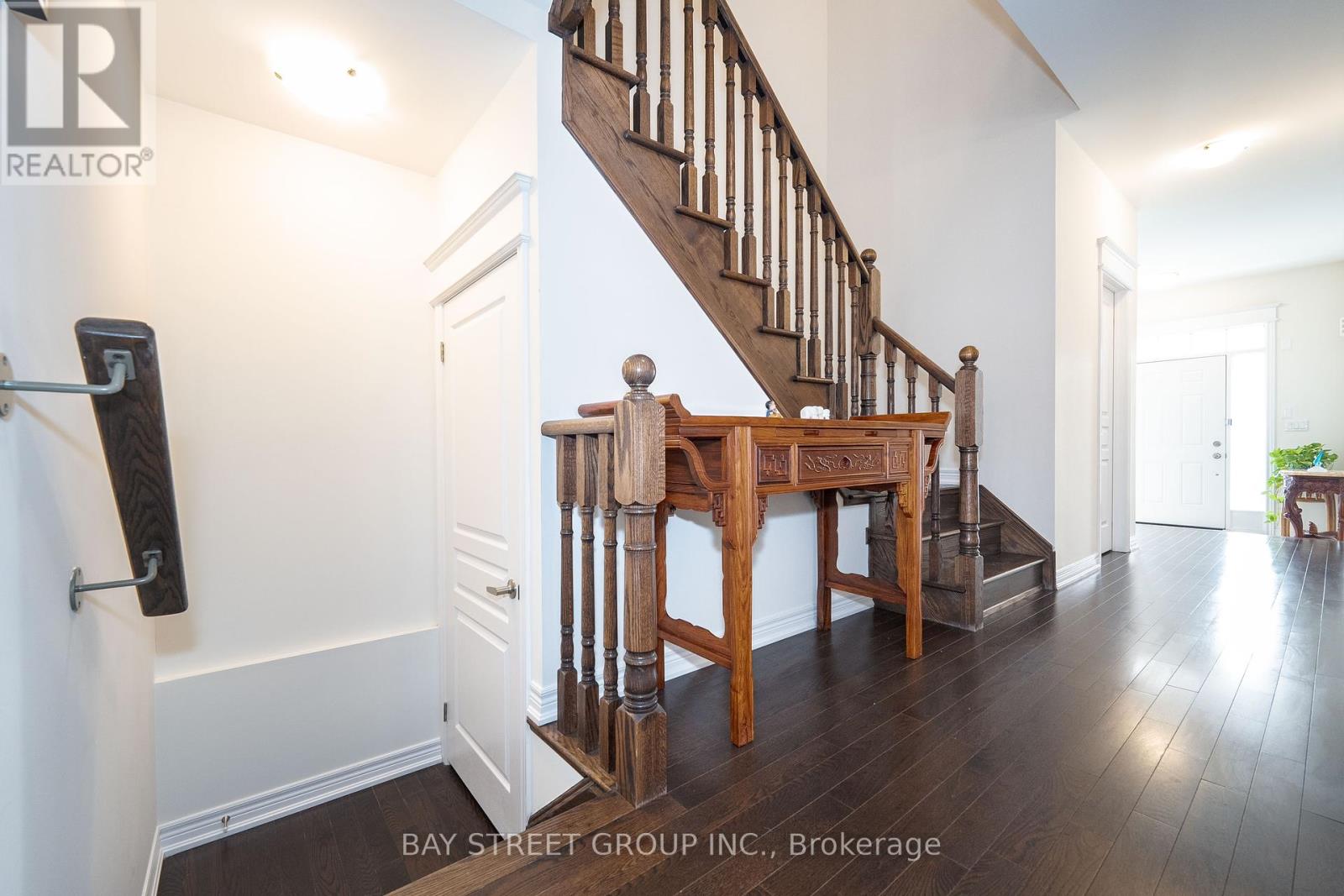 65 Bellflower Lane, Richmond Hill, Ontario  L4E 1E7 - Photo 8 - N12445448