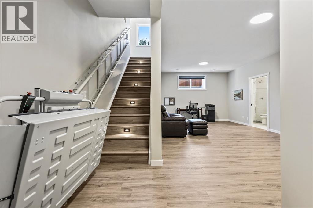 10 Cranbrook Common Se, Calgary, Alberta  T3M 3C2 - Photo 33 - A2262102