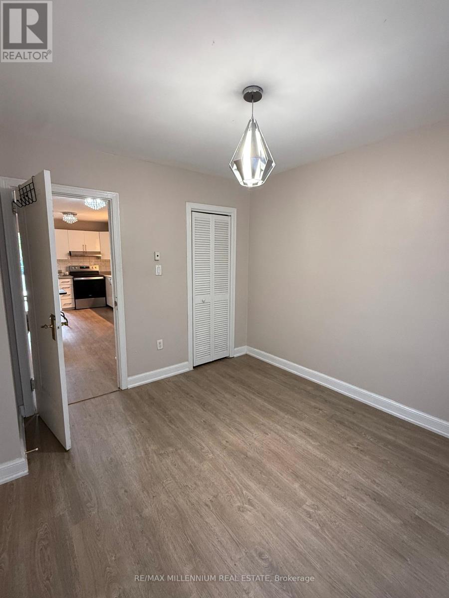 19 Westchester Street, Toronto, Ontario  M6M 2S4 - Photo 10 - W12445457