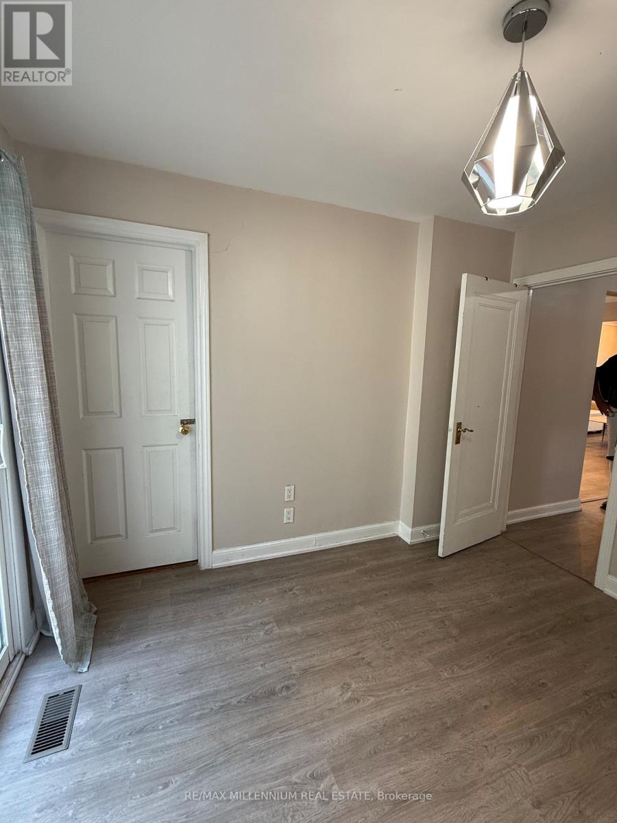 19 Westchester Street, Toronto, Ontario  M6M 2S4 - Photo 9 - W12445457