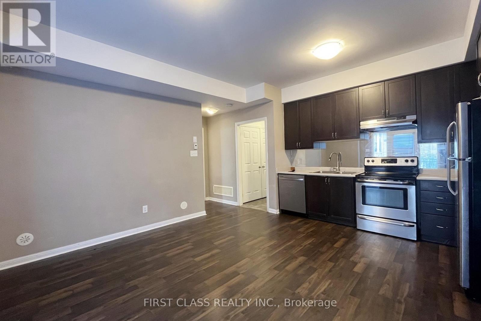 10 - 2891 Rio Court, Mississauga, Ontario  L5M 0S3 - Photo 2 - W12445459