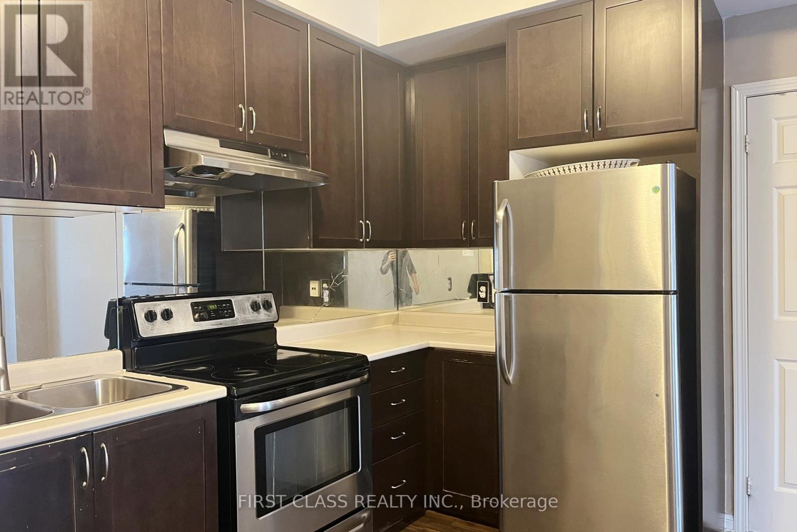 10 - 2891 Rio Court, Mississauga, Ontario  L5M 0S3 - Photo 4 - W12445459