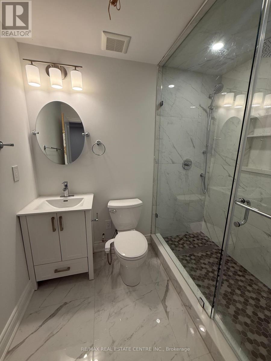 2379 Charles Cornwall Avenue, Oakville, Ontario  L6M 5M5 - Photo 12 - W12445396