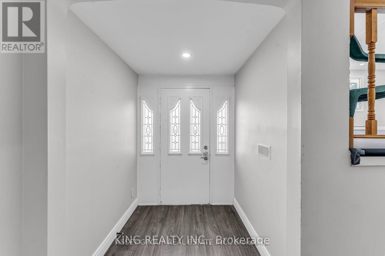290 Lincoln Road, Waterloo, Ontario  N2J 2P5 - Photo 3 - X12445453