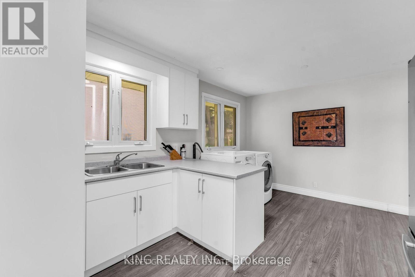 290 Lincoln Road, Waterloo, Ontario  N2J 2P5 - Photo 7 - X12445453