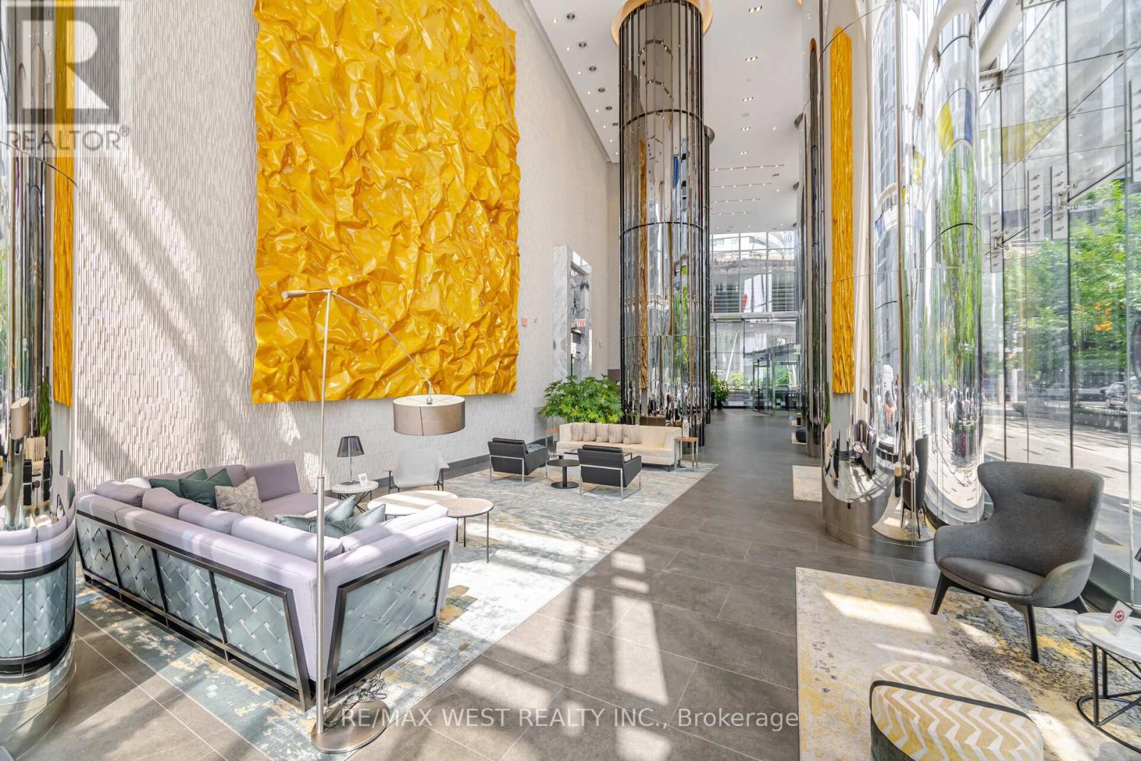 6712 - 10 York Street, Toronto, Ontario  M5J 0E1 - Photo 4 - C12337008