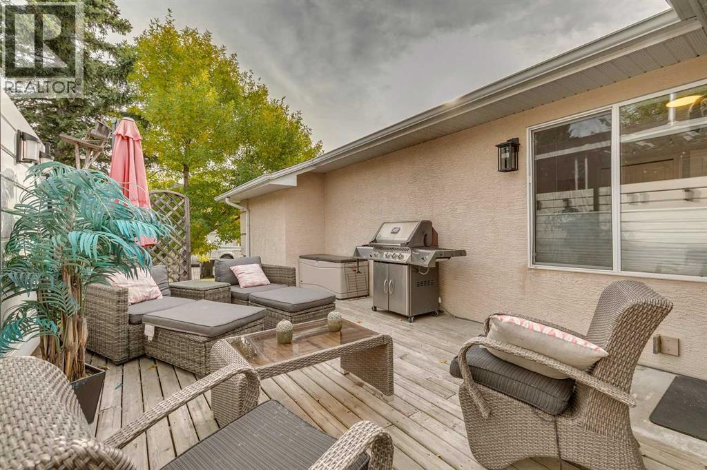 42 Sierra Morena Green Sw, Calgary, Alberta  T3H 3E4 - Photo 27 - A2260653