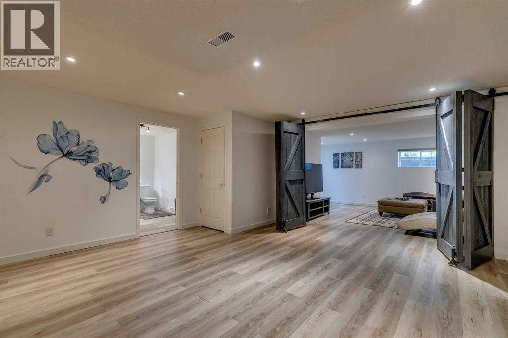 42 Sierra Morena Green Sw, Calgary, Alberta  T3H 3E4 - Photo 36 - A2260653