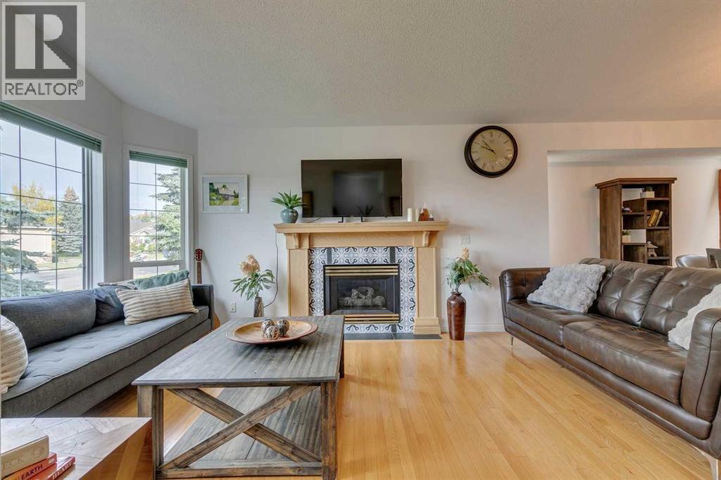 42 Sierra Morena Green Sw, Calgary, Alberta  T3H 3E4 - Photo 7 - A2260653