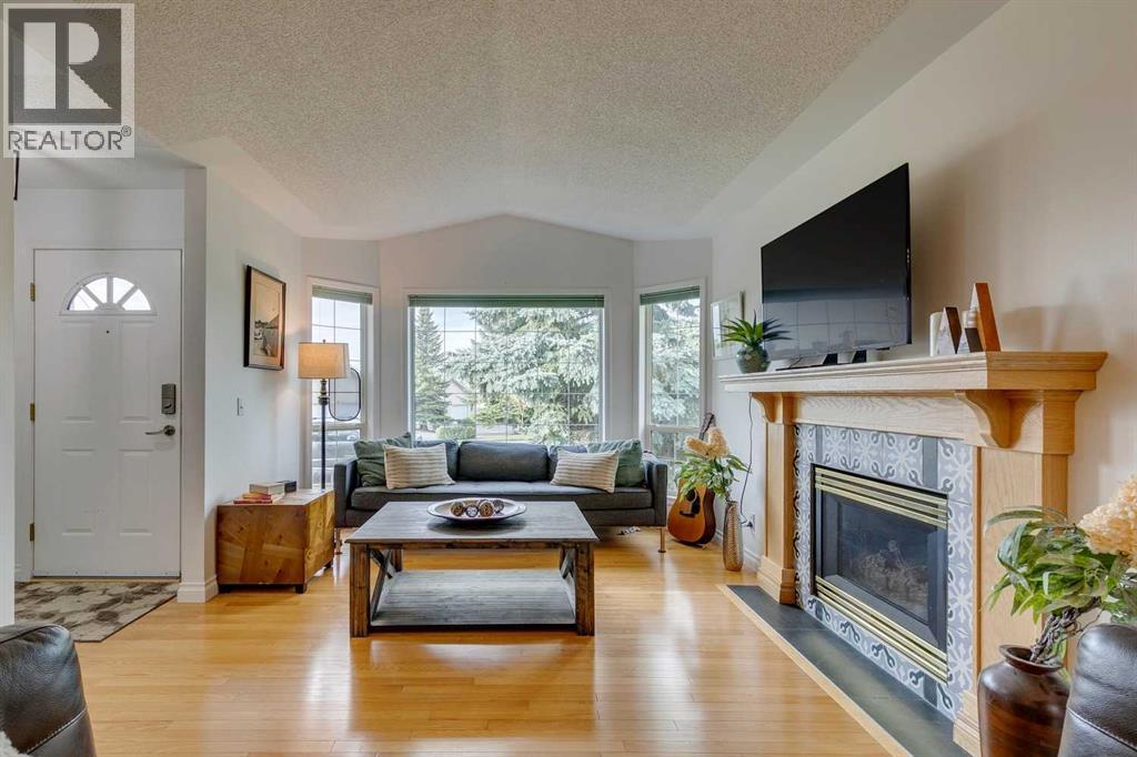 42 Sierra Morena Green Sw, Calgary, Alberta  T3H 3E4 - Photo 6 - A2260653