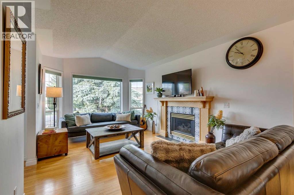 42 Sierra Morena Green Sw, Calgary, Alberta  T3H 3E4 - Photo 8 - A2260653