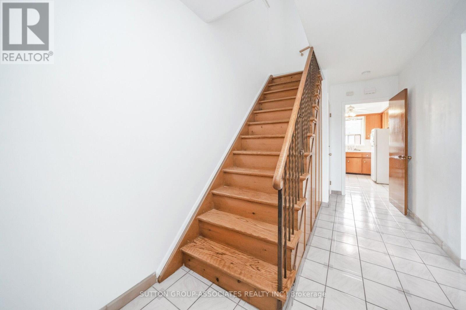 3 Stanstead Drive, Toronto (Bathurst Manor), Ontario  M3H 4V5 - Photo 12 - C12445464