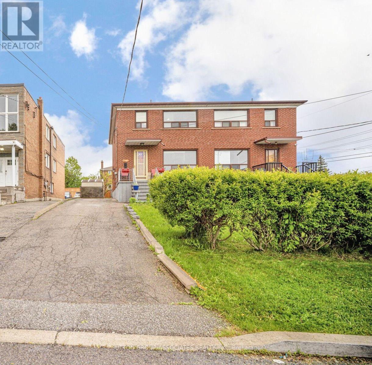 3 Stanstead Drive, Toronto (Bathurst Manor), Ontario  M3H 4V5 - Photo 2 - C12445464