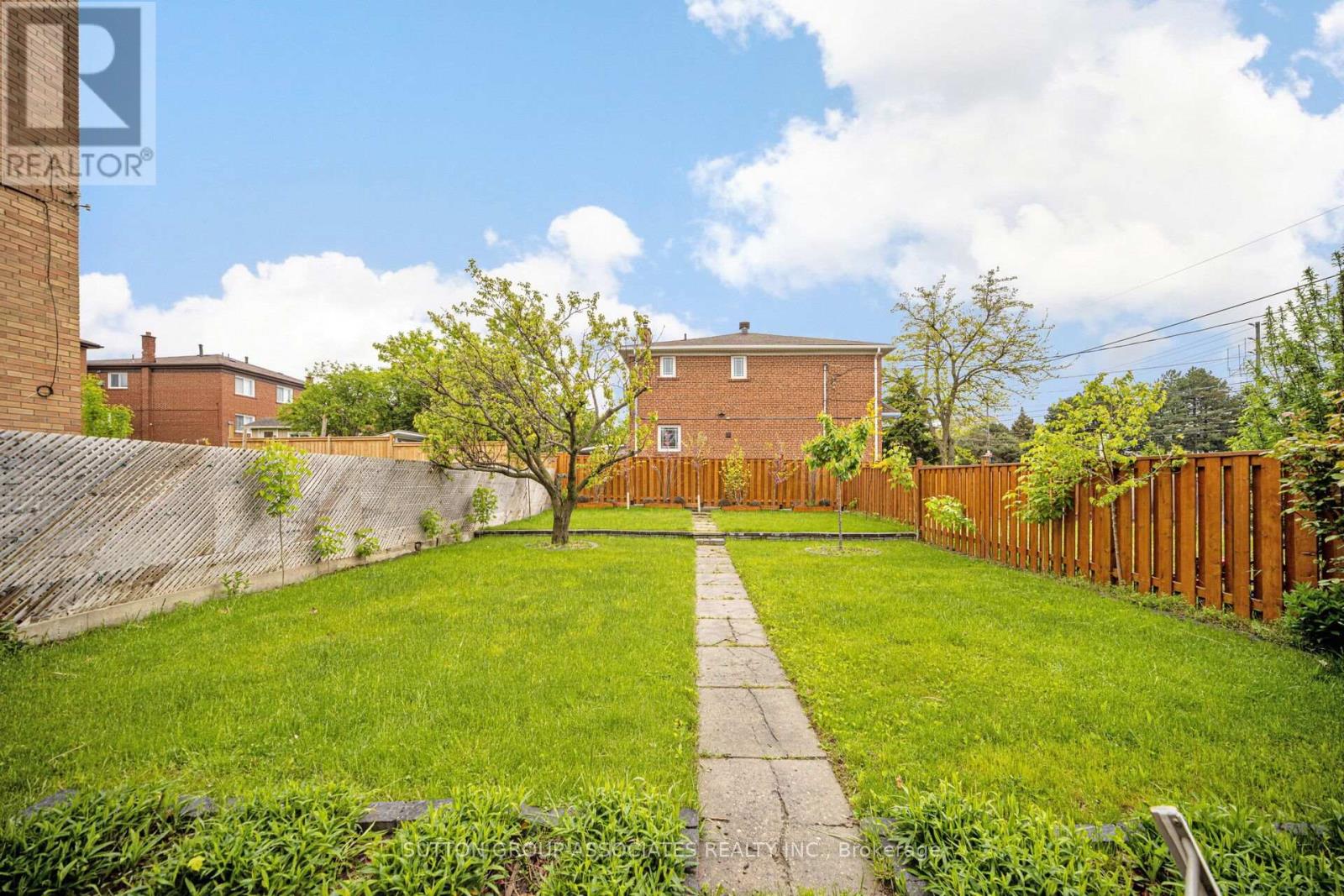 3 Stanstead Drive, Toronto (Bathurst Manor), Ontario  M3H 4V5 - Photo 23 - C12445464