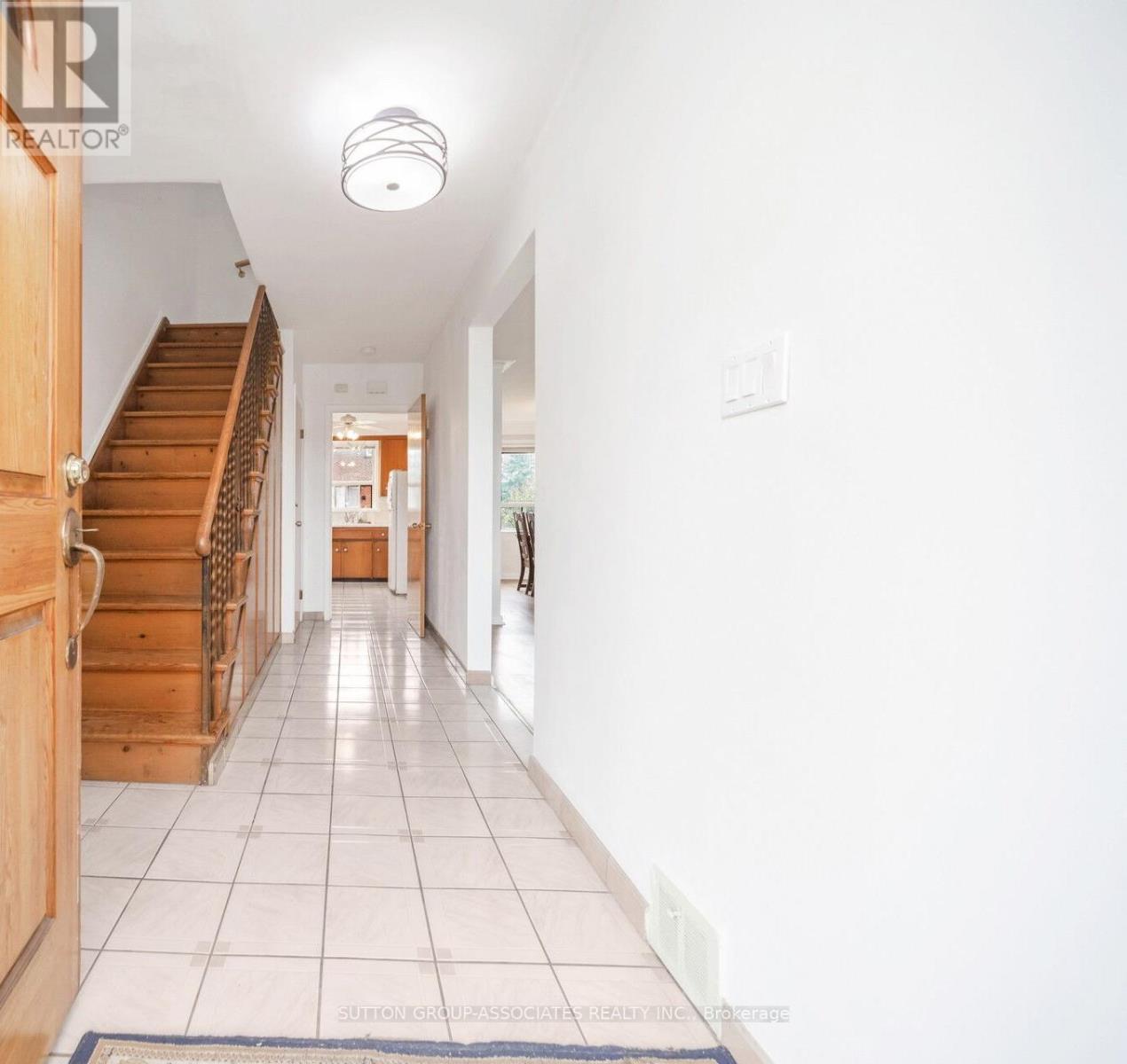 3 Stanstead Drive, Toronto (Bathurst Manor), Ontario  M3H 4V5 - Photo 3 - C12445464