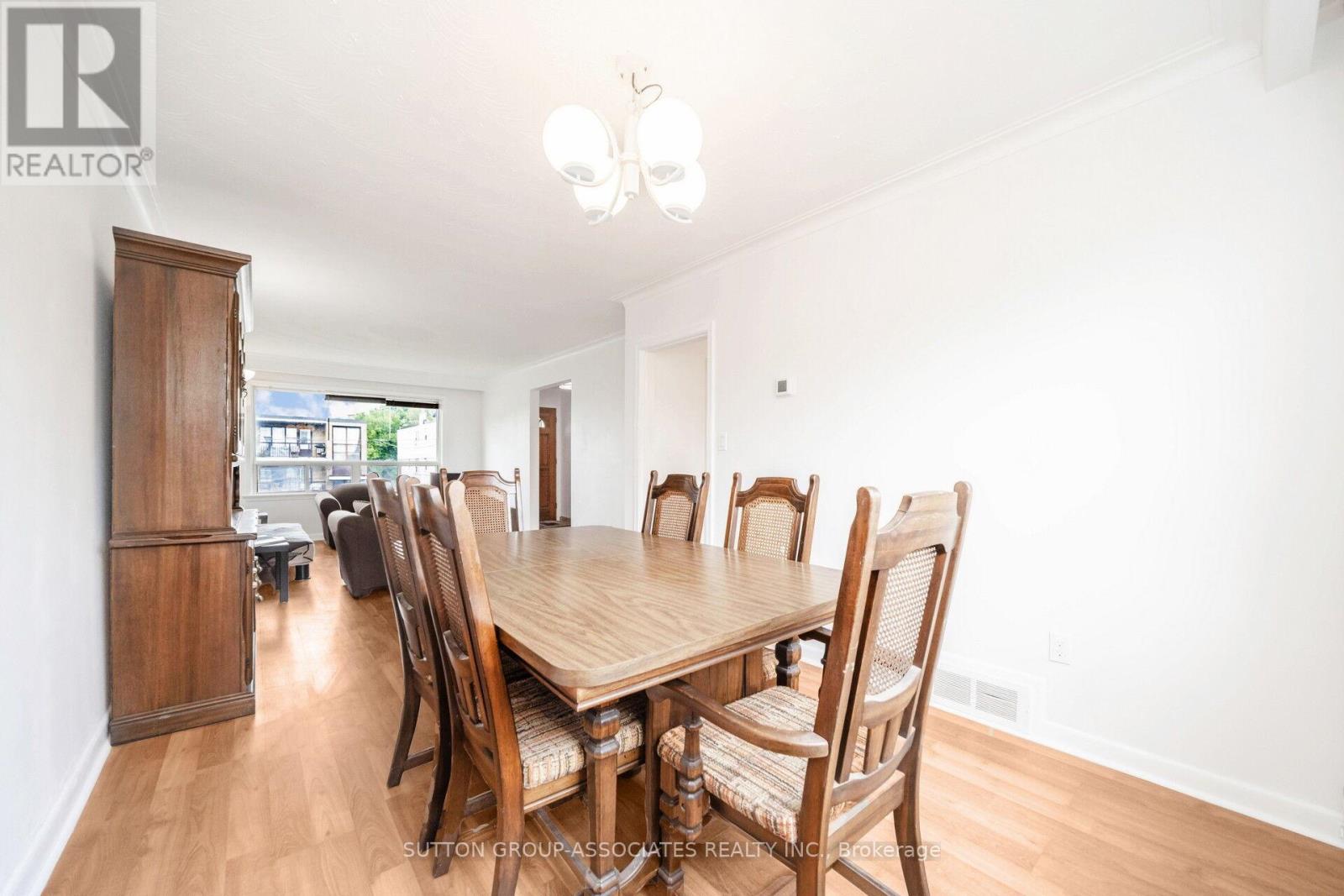 3 Stanstead Drive, Toronto (Bathurst Manor), Ontario  M3H 4V5 - Photo 9 - C12445464