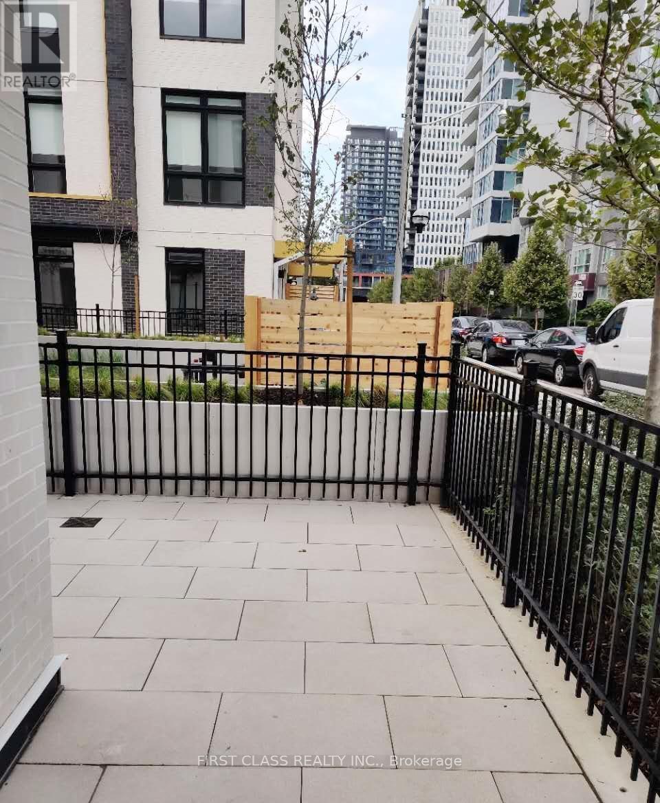 Th08 - 100 River Street W, Toronto, Ontario  M5A 0S3 - Photo 3 - C12445467