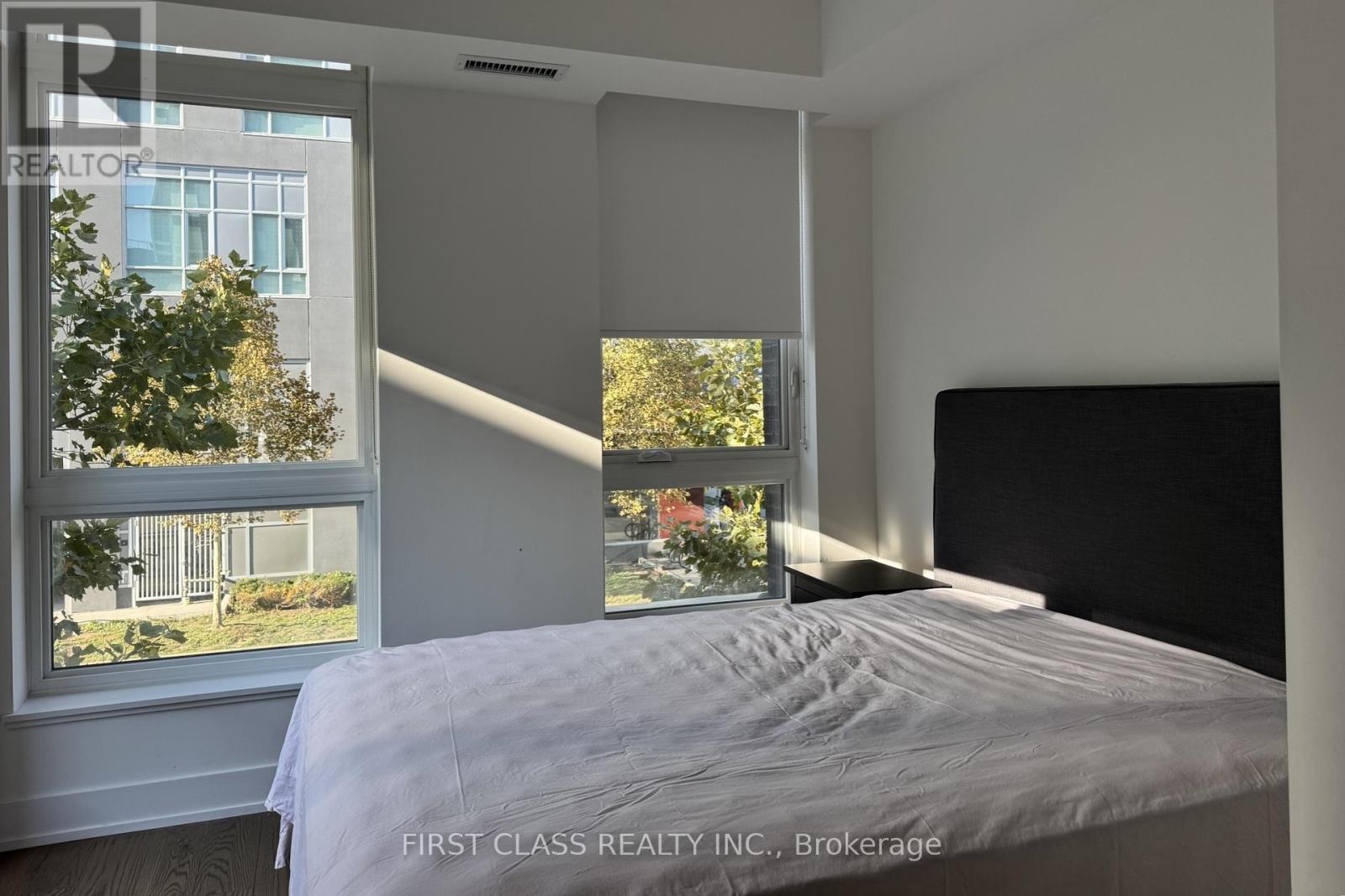 Th08 - 100 River Street W, Toronto, Ontario  M5A 0S3 - Photo 9 - C12445467