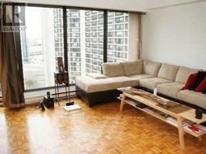 1809 - 65 Harbour Square, Toronto, Ontario  M5J 2L4 - Photo 6 - C12445472