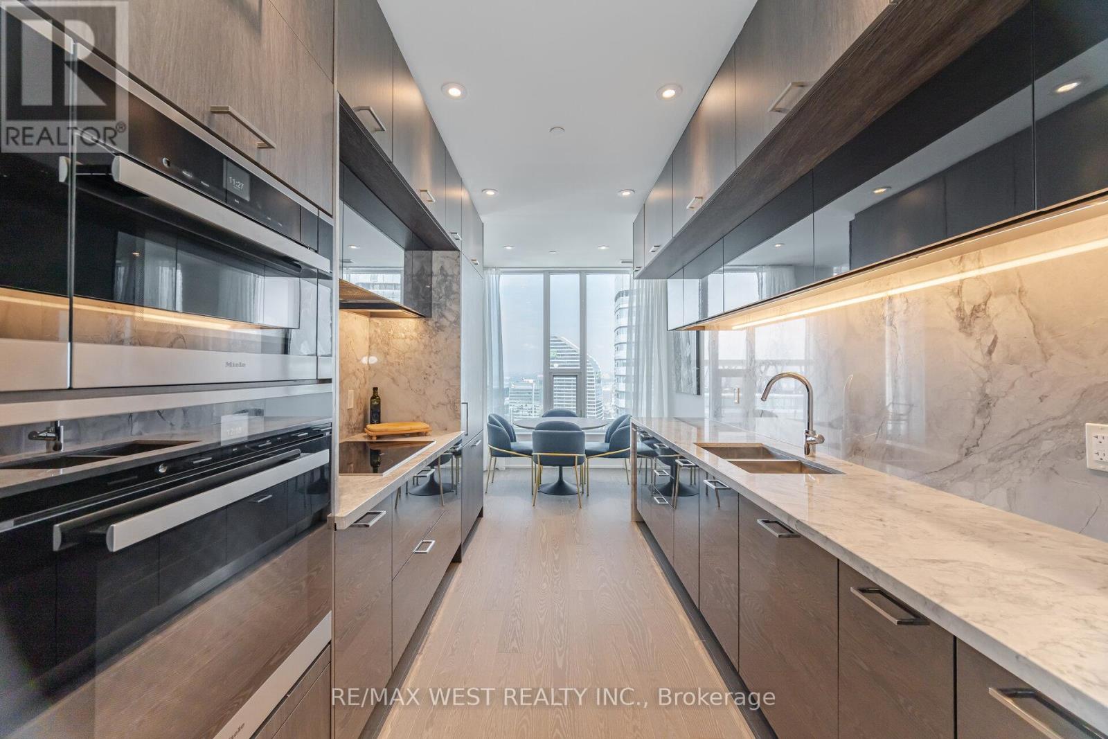 6712 - 10 York Street, Toronto, Ontario  M5J 0E1 - Photo 14 - C12337008