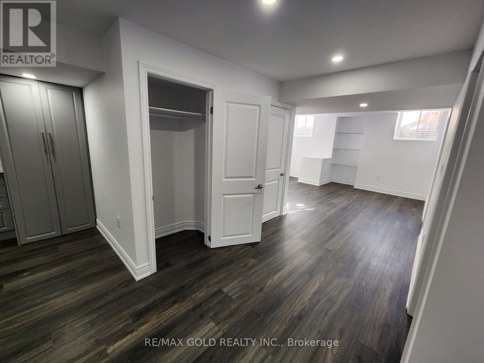 298 Etheridge Avenue, Milton, Ontario  L9E 1H7 - Photo 17 - W12444998