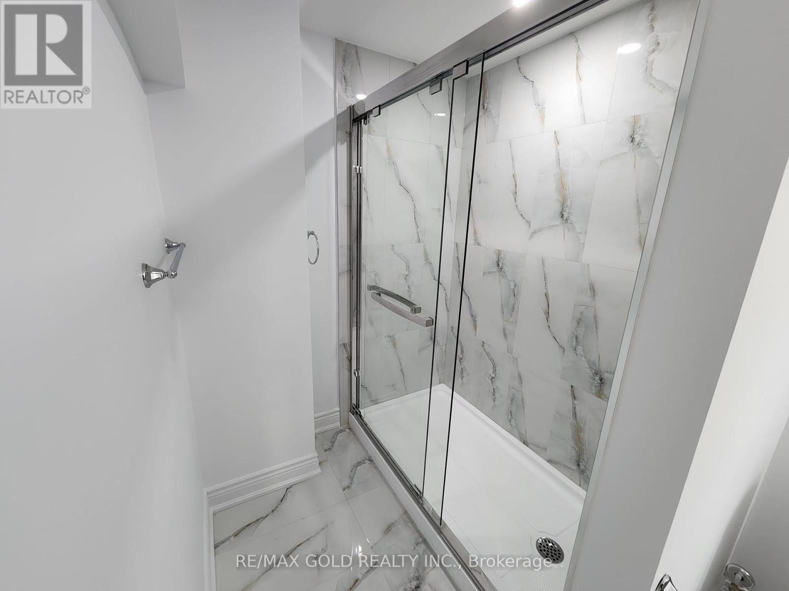 298 Etheridge Avenue, Milton, Ontario  L9E 1H7 - Photo 23 - W12444998