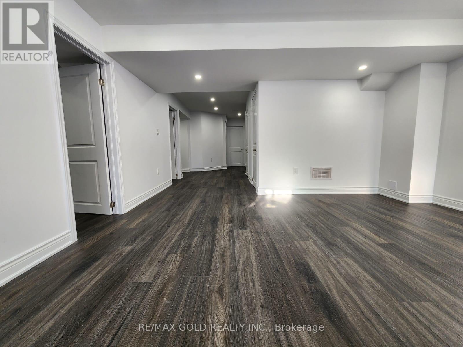 298 Etheridge Avenue, Milton, Ontario  L9E 1H7 - Photo 8 - W12444998