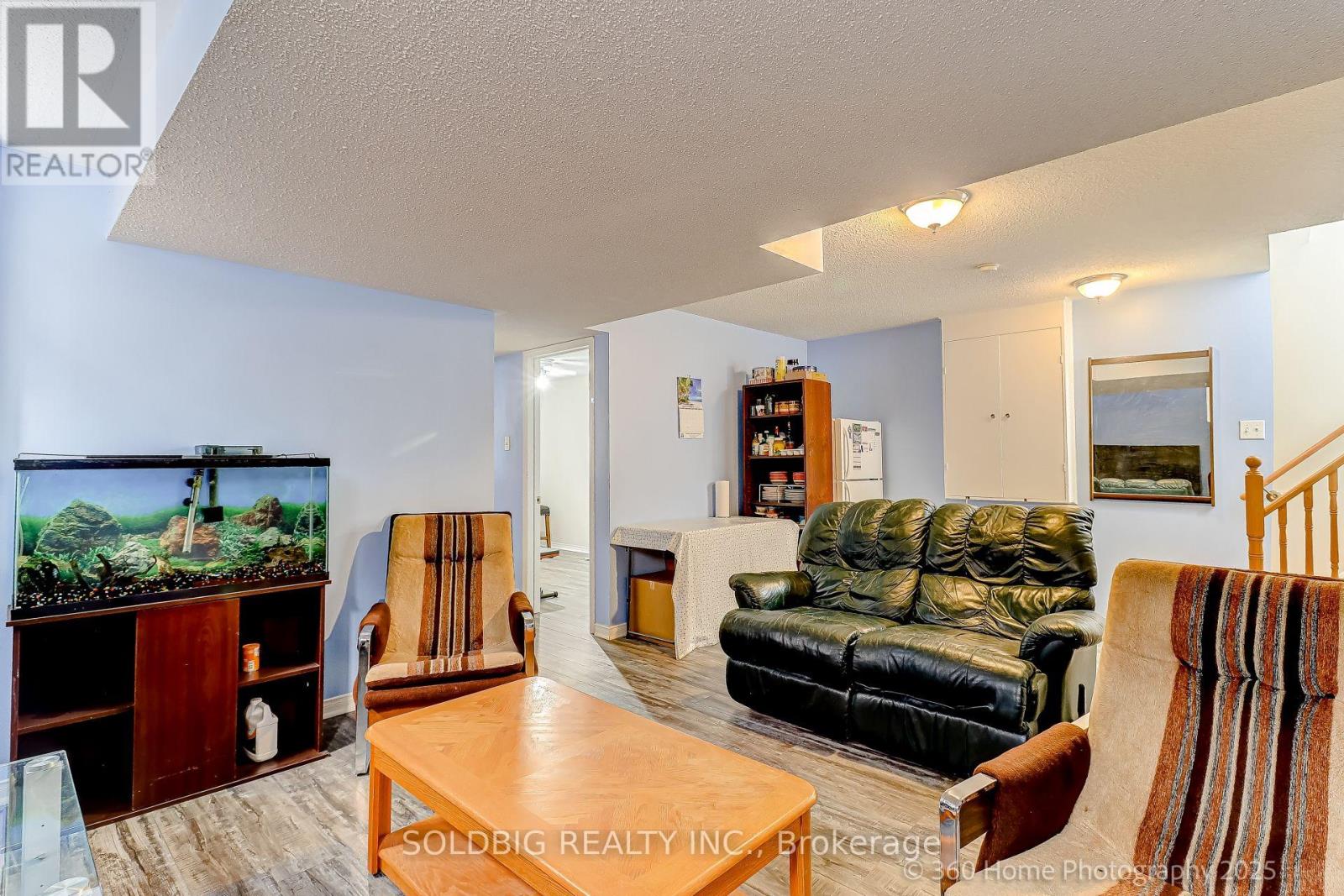25 Trailridge Drive, Brampton, Ontario  L6X 4M6 - Photo 16 - W12445470