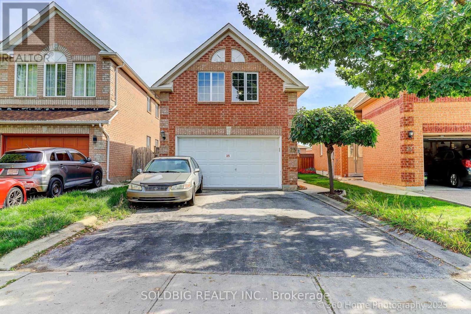 25 Trailridge Drive, Brampton, Ontario  L6X 4M6 - Photo 3 - W12445470