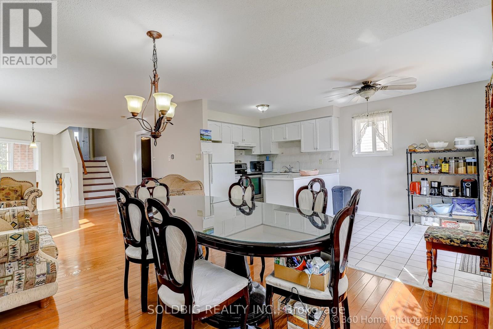 25 Trailridge Drive, Brampton, Ontario  L6X 4M6 - Photo 5 - W12445470