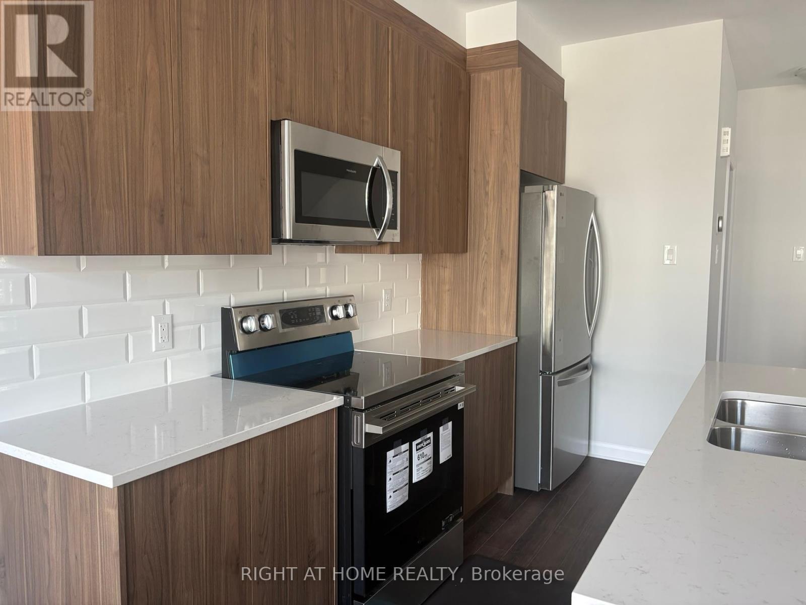 409 Silverberry Private, Ottawa, Ontario  K2T 0S7 - Photo 11 - X12445486