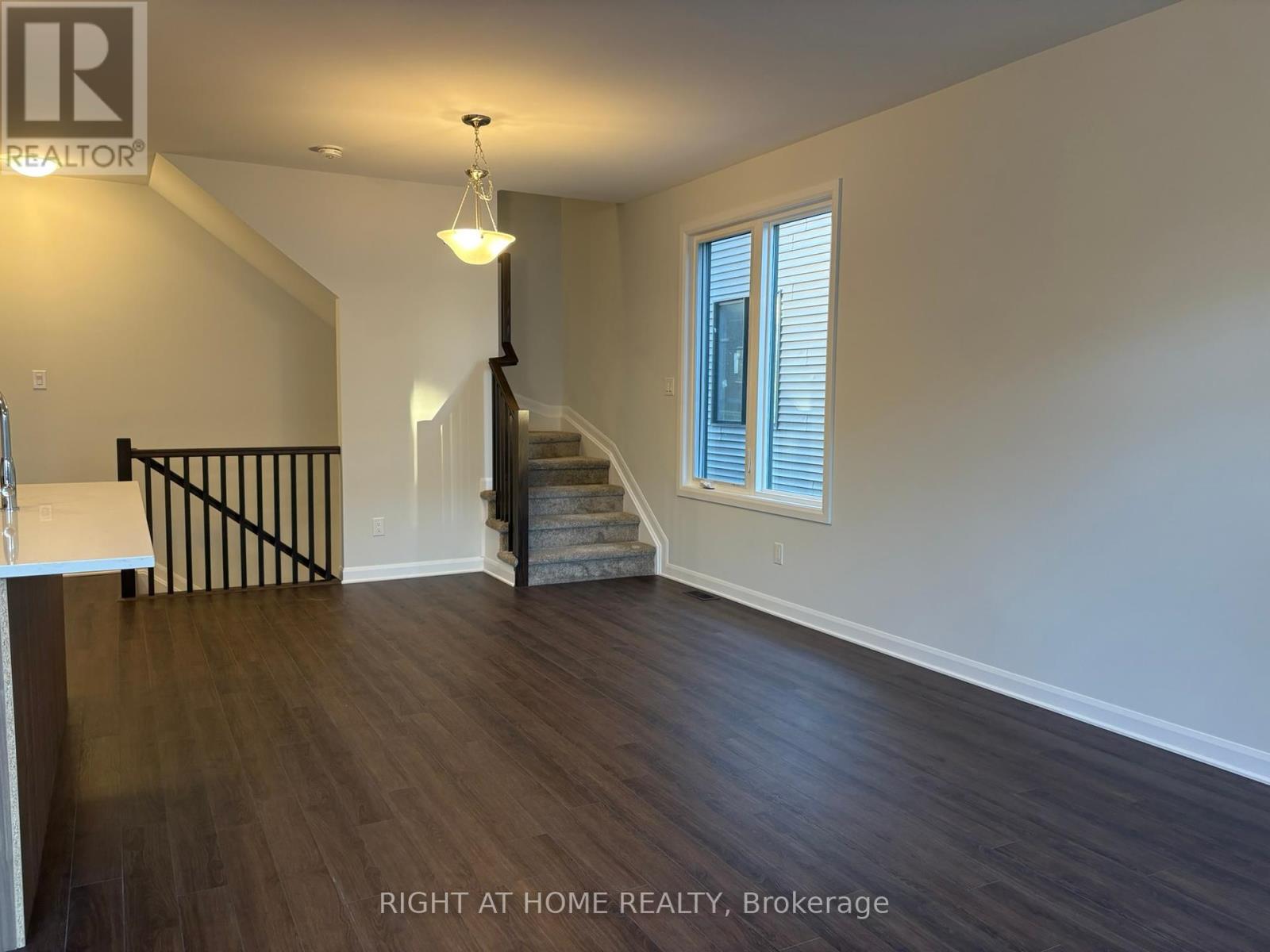 409 Silverberry Private, Ottawa, Ontario  K2T 0S7 - Photo 13 - X12445486
