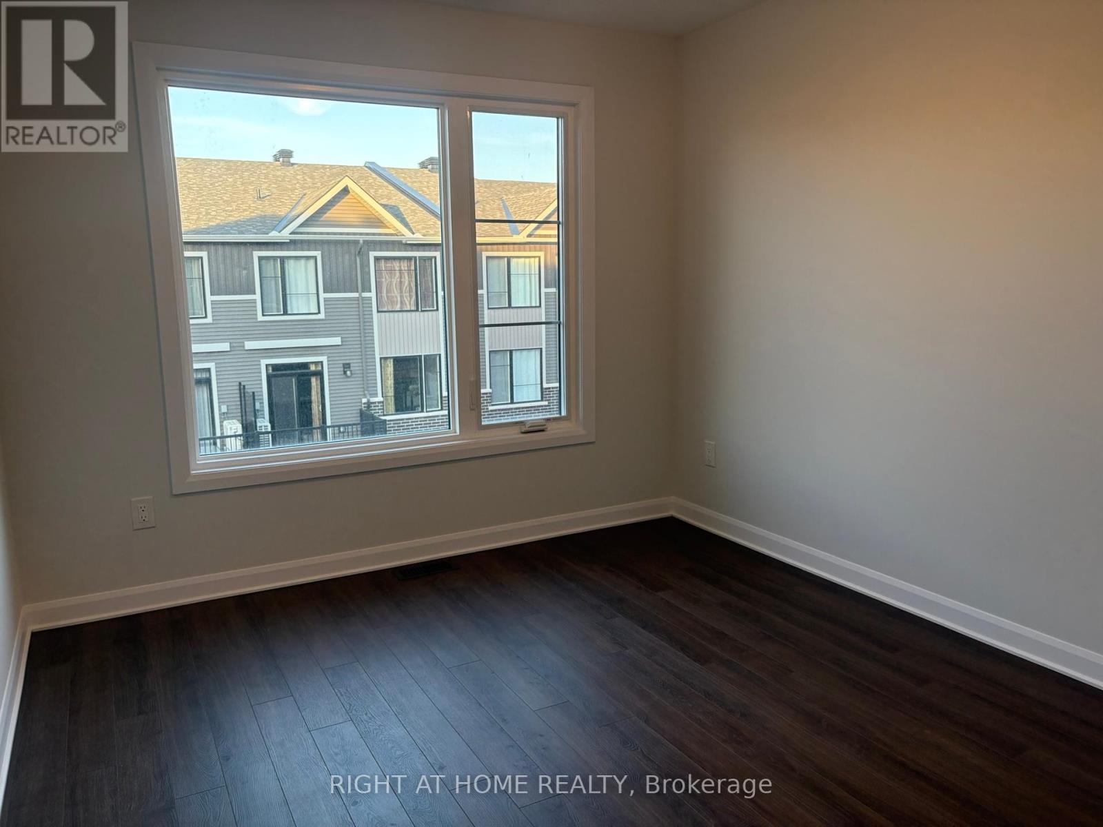 409 Silverberry Private, Ottawa, Ontario  K2T 0S7 - Photo 18 - X12445486