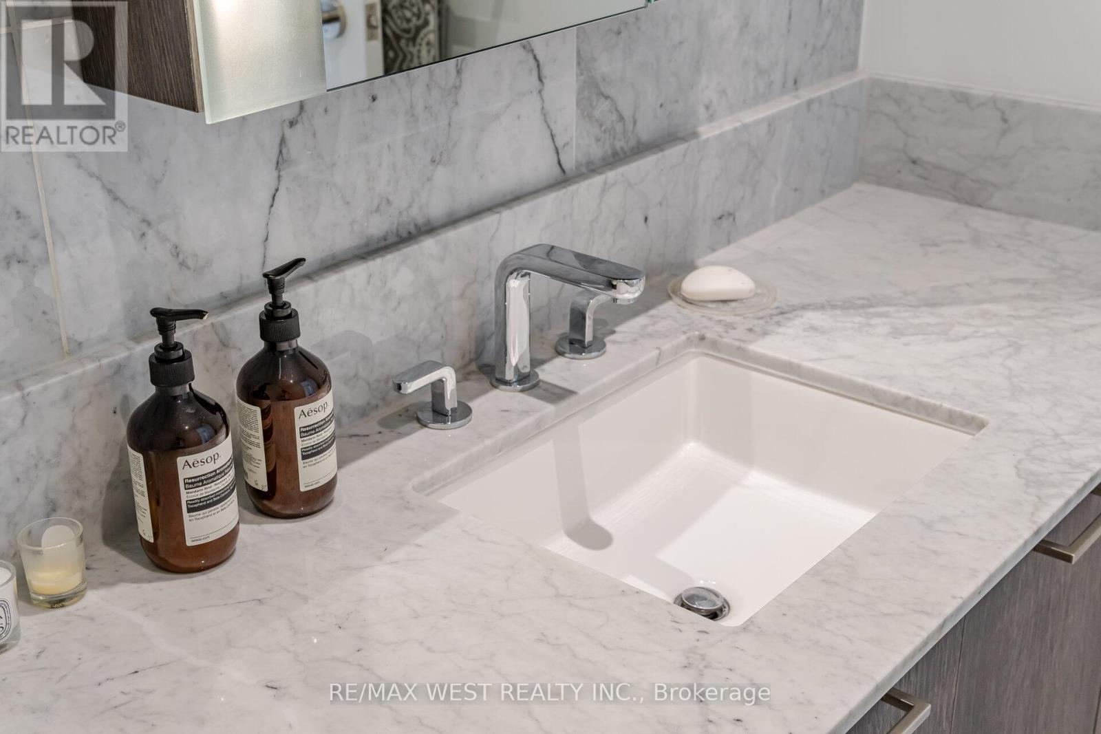 6712 - 10 York Street, Toronto, Ontario  M5J 0E1 - Photo 24 - C12337008