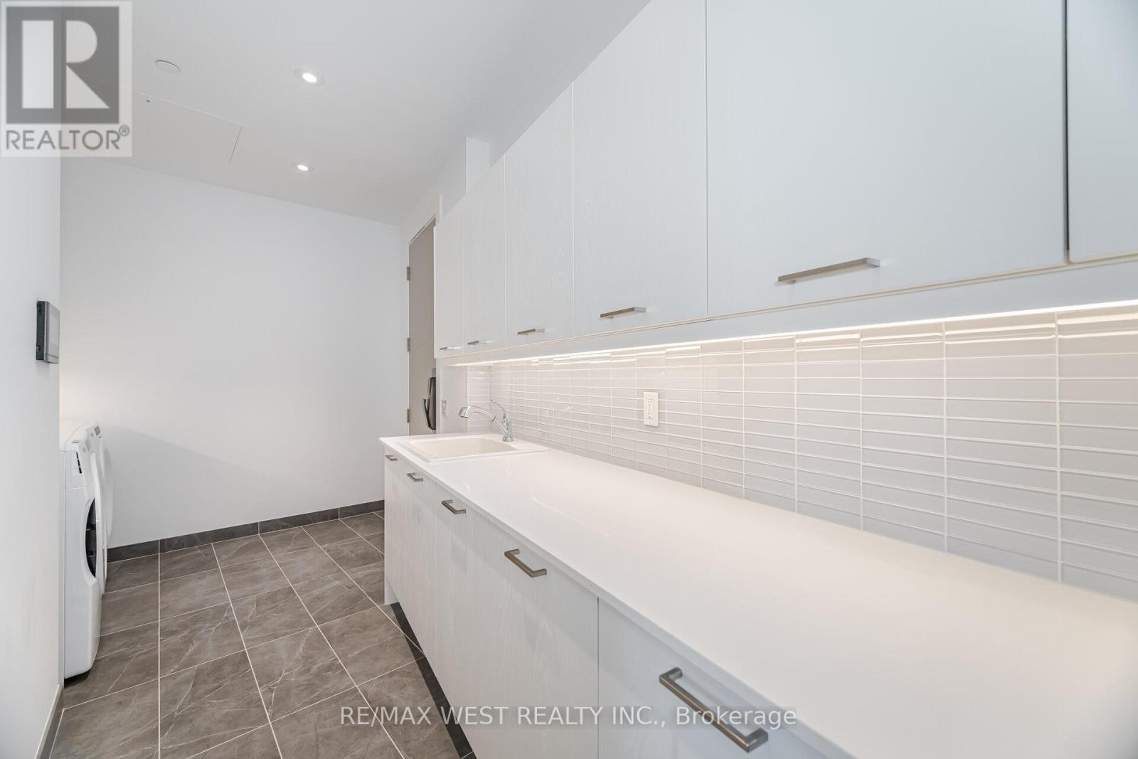 6712 - 10 York Street, Toronto, Ontario  M5J 0E1 - Photo 26 - C12337008