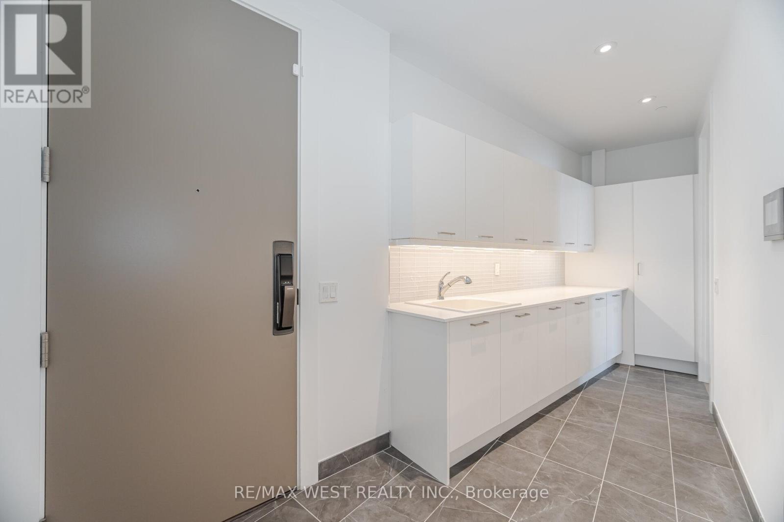 6712 - 10 York Street, Toronto, Ontario  M5J 0E1 - Photo 27 - C12337008